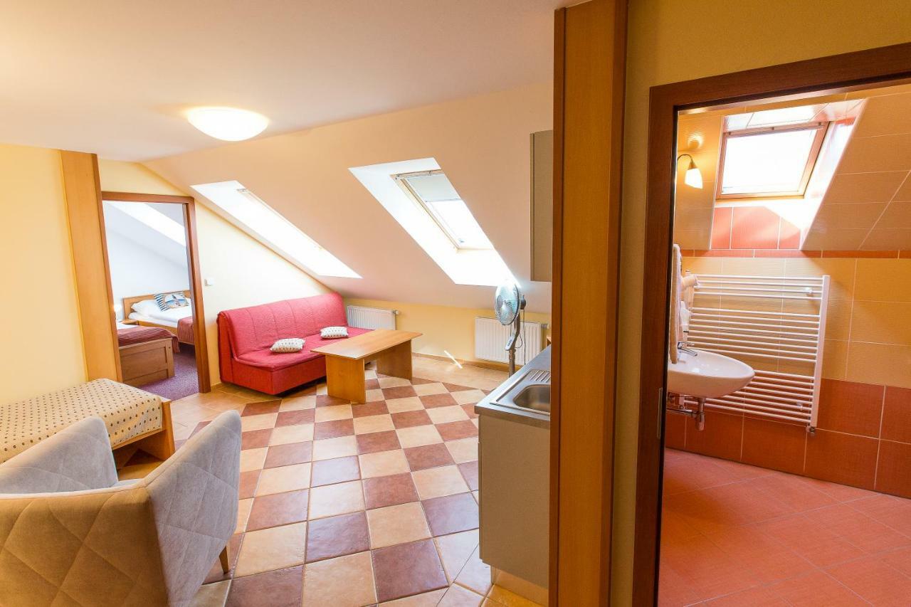 Hotel Admiral Lipno nad Vltavou Extérieur photo